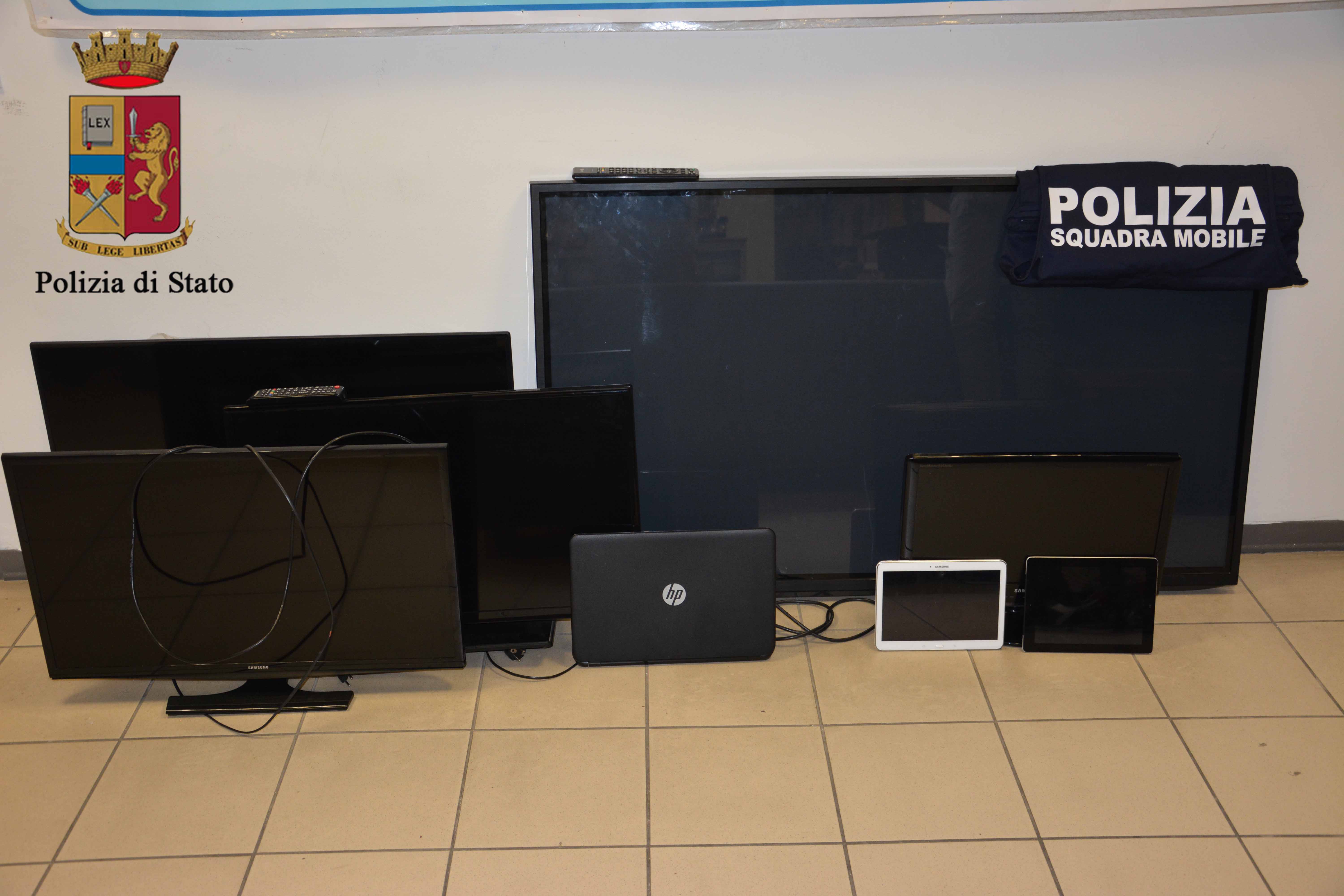 Arrestato dalla polizia di Ragusa albanese per furto di tv e tablet
