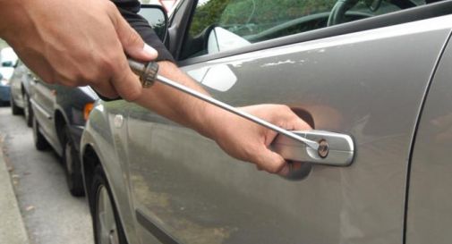Arrestato finalmente a Ragusa l’autore dei furti seriali alle auto in sosta.