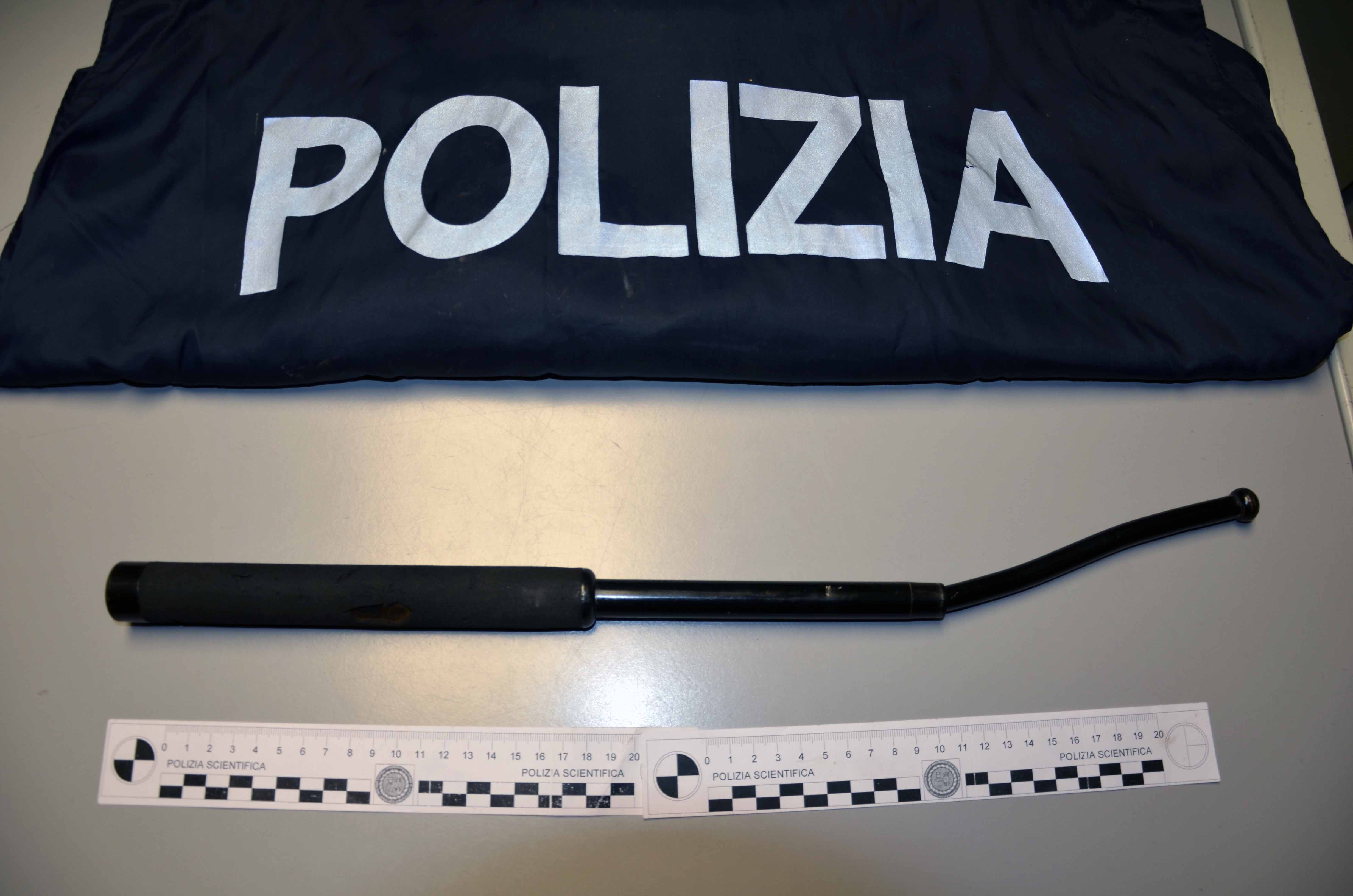 A Vittoria un poliziotto libero da servizio seda una rissa in centro. Arrestate quattro persone