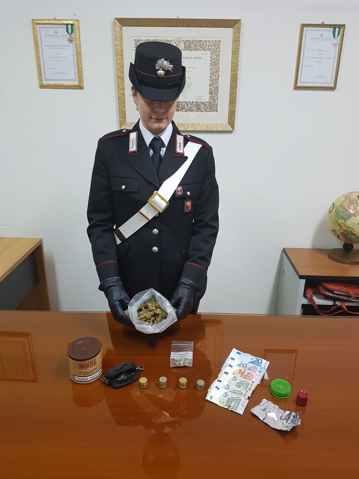 Arrestati dai carabinieri due giovani pozzallesi per spaccio e detenzione di droga