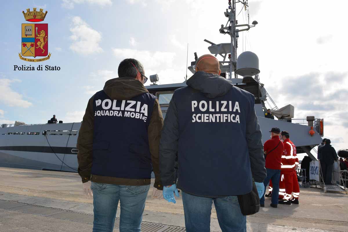 Arrestati dalla polizia dopo lo sbarco di ieri a Pozzallo tre scafisti.