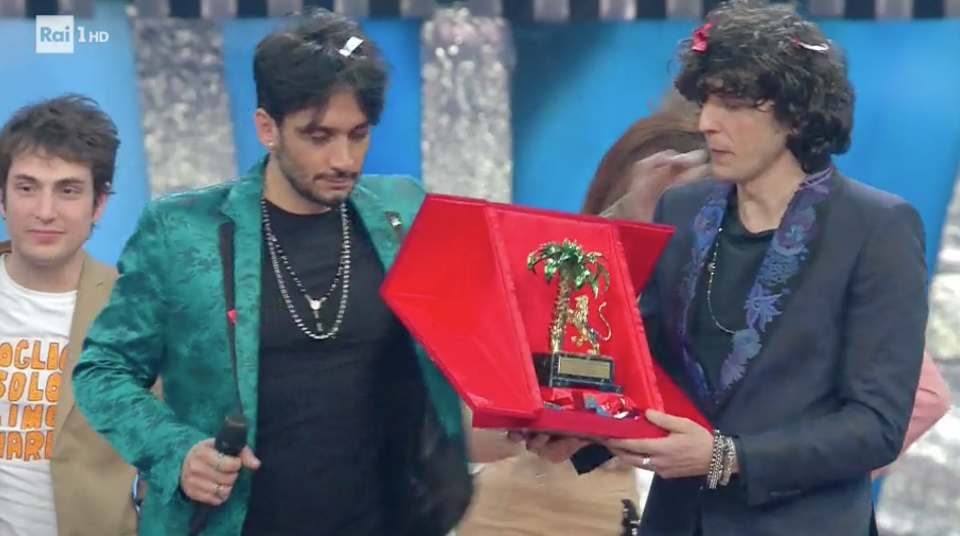 Ermal Meta e Fabrizo Moro vincono il festival di Sanremo. Giovanni Caccamo si ferma al 10 posto a #Sanremo2018. VIDEO E TESTO COMPLETO