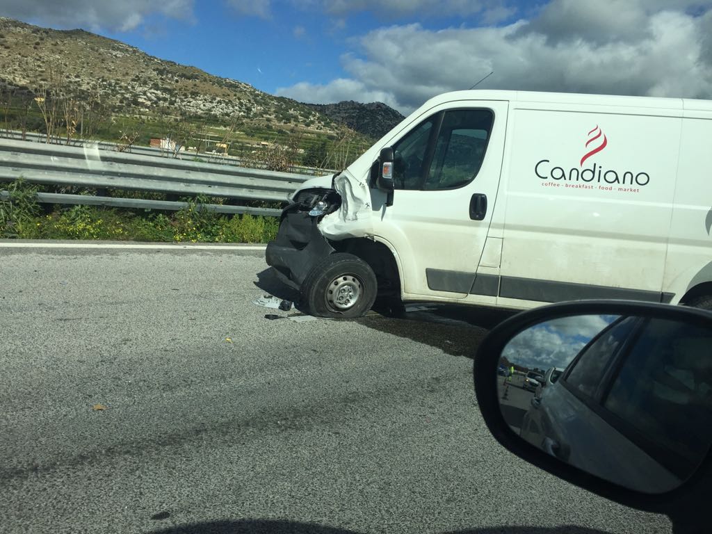 Incidente stradale sull’autostrada Siracusa – Gela, nel tratto vicino a Cassibile