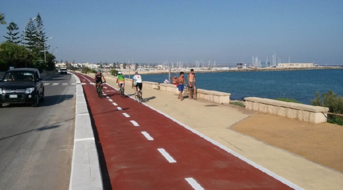 I giovani di Lab 2.0: “Non si tocchi la pista ciclabile”. Contrari alla “boutade” del consigliere Angelo Laporta