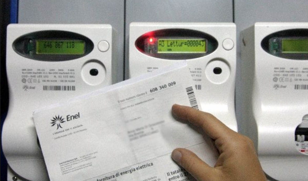 Bollette non pagate ma ridistribuite sugli altri utenti, Codacons: “E’ tutto falso”