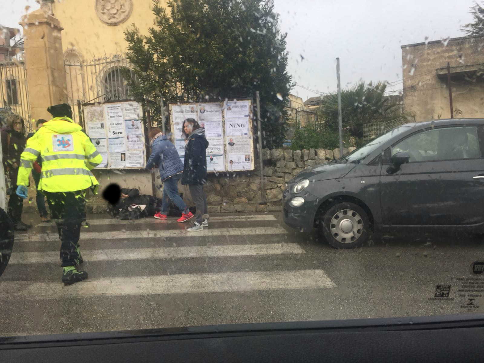 Donna investita da auto in via Sacro Cuore a Modica. Stamani incidente immediati soccorsi
