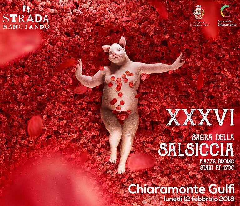 La scrofa e i petali di rosa. Scoppia la polemica social sul manifesto della Sagra della Salsiccia di Chiaramonte. Poi ritirato