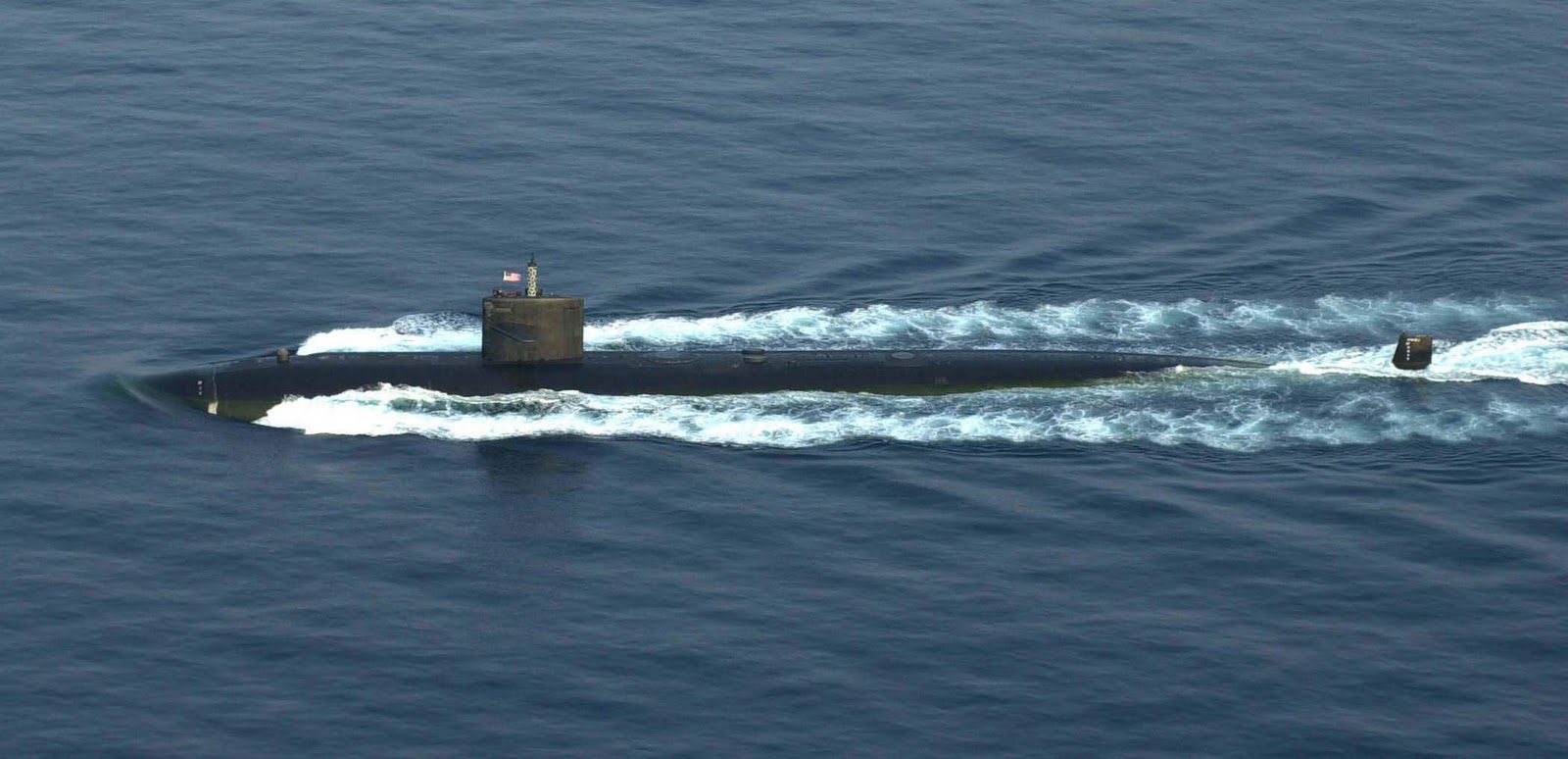 Un sottomarino d’attacco nucleare al largo delle coste della Sicilia orientale. E’ in esercitazione