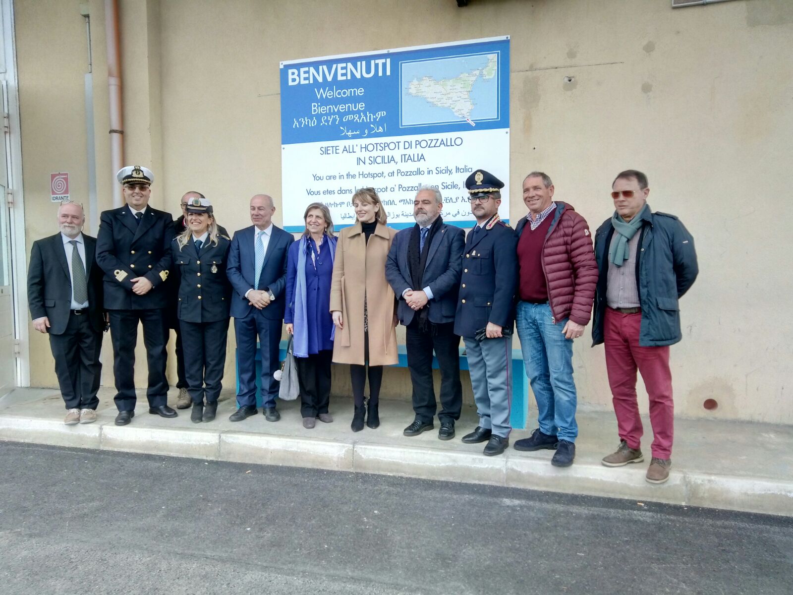 L’ambasciatore del Regno unito visita l’Hotspot di Pozzallo.