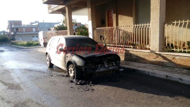 Bruciata  questa notte l’auto del vice comandante dei vigili urbani. E’ allarme sicurezza a Rosolini