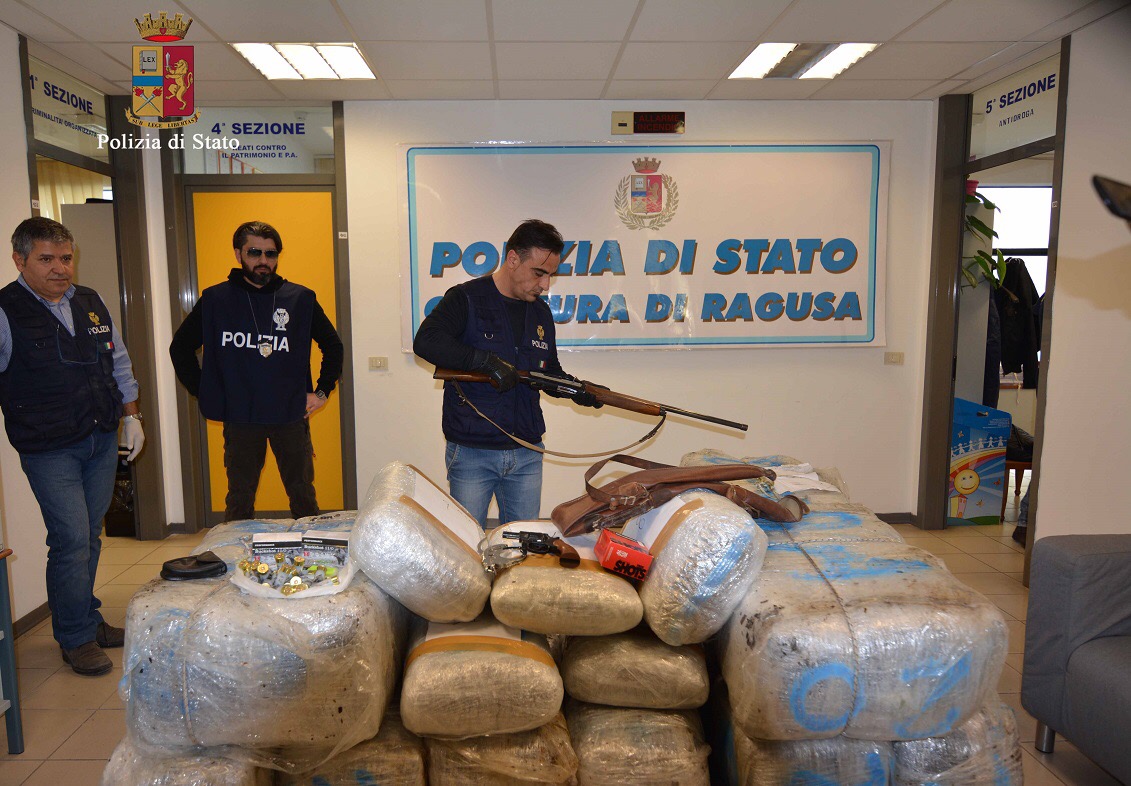 Maxi sequestro di droga a Ragusa. Due “corrieri” arrestati. FOTO E VIDEO