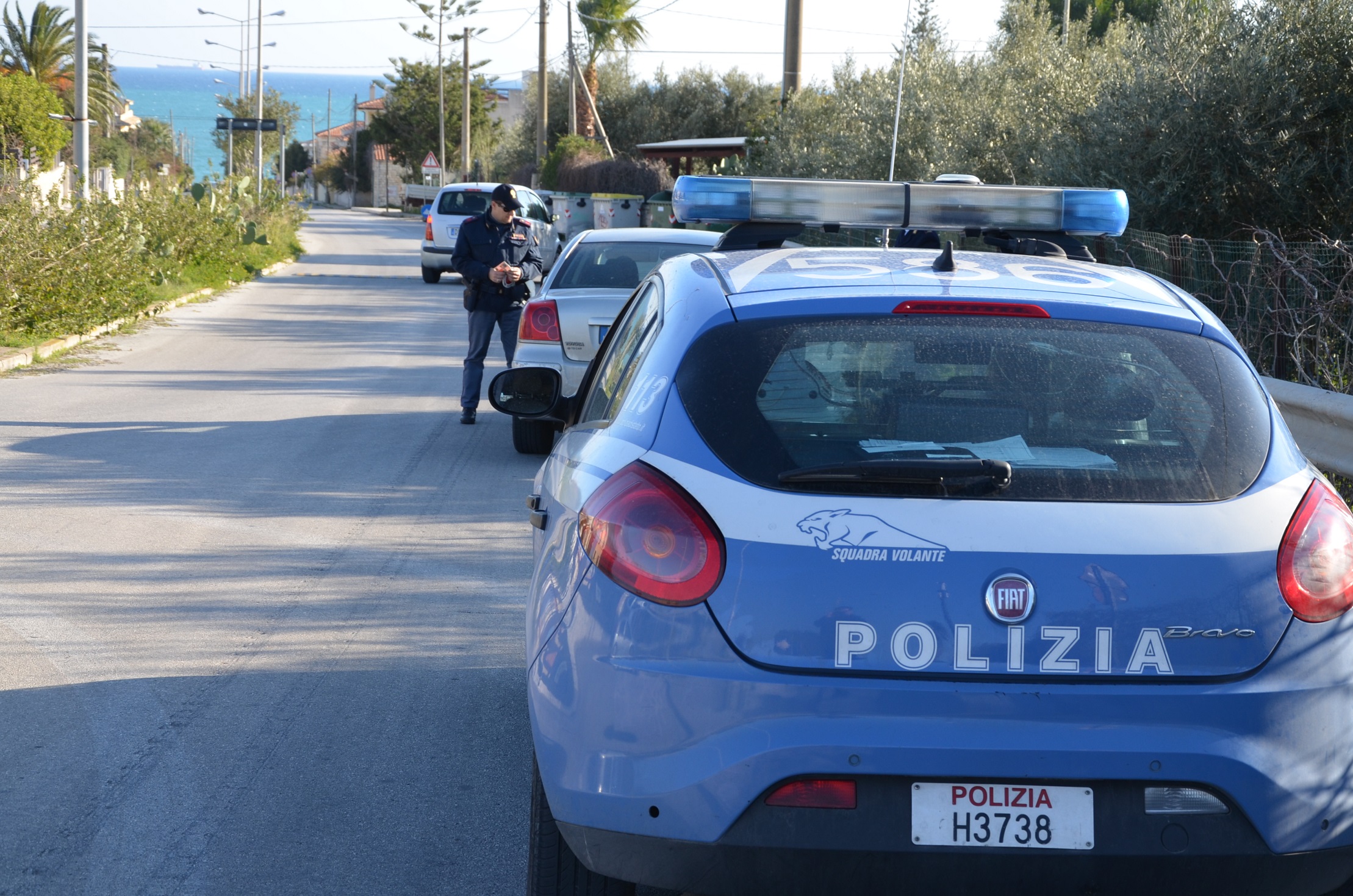 Era dedito illecitamente alla raccolta di materiale ferroso. Denunciato dalla polizia a Modica