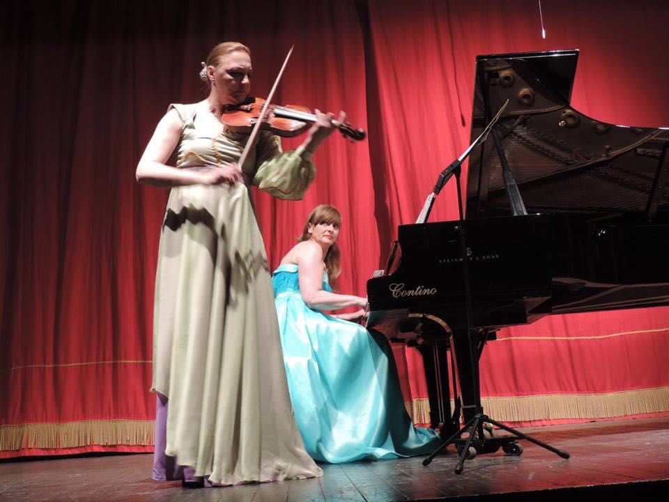 Musica romantica e melodie spagnole ieri sera a Melodica