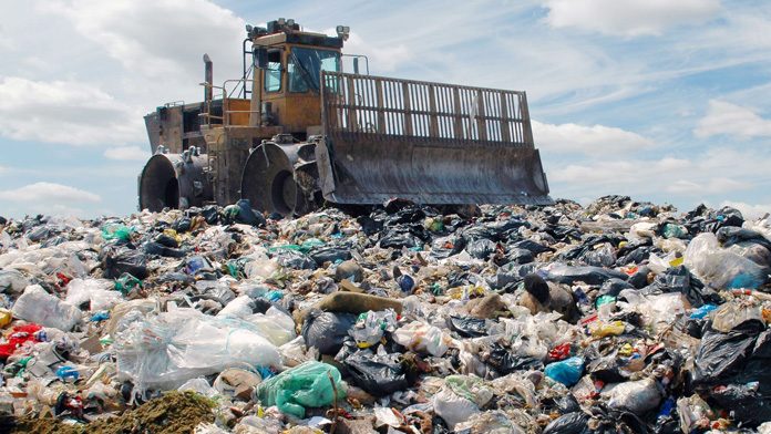 Emergenza rifiuti: la discarica satura riapre per soli otto giorni. Si cercano soluzioni