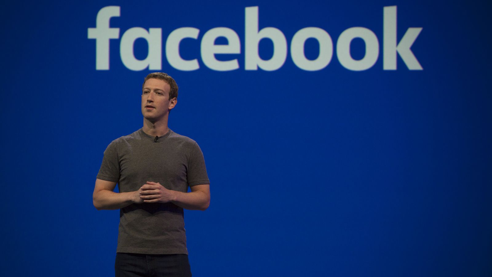 Mark Zuckerberg, fondatore di Facebook, ed i suoi sbagli. I siciliani  gli chiedono il conto