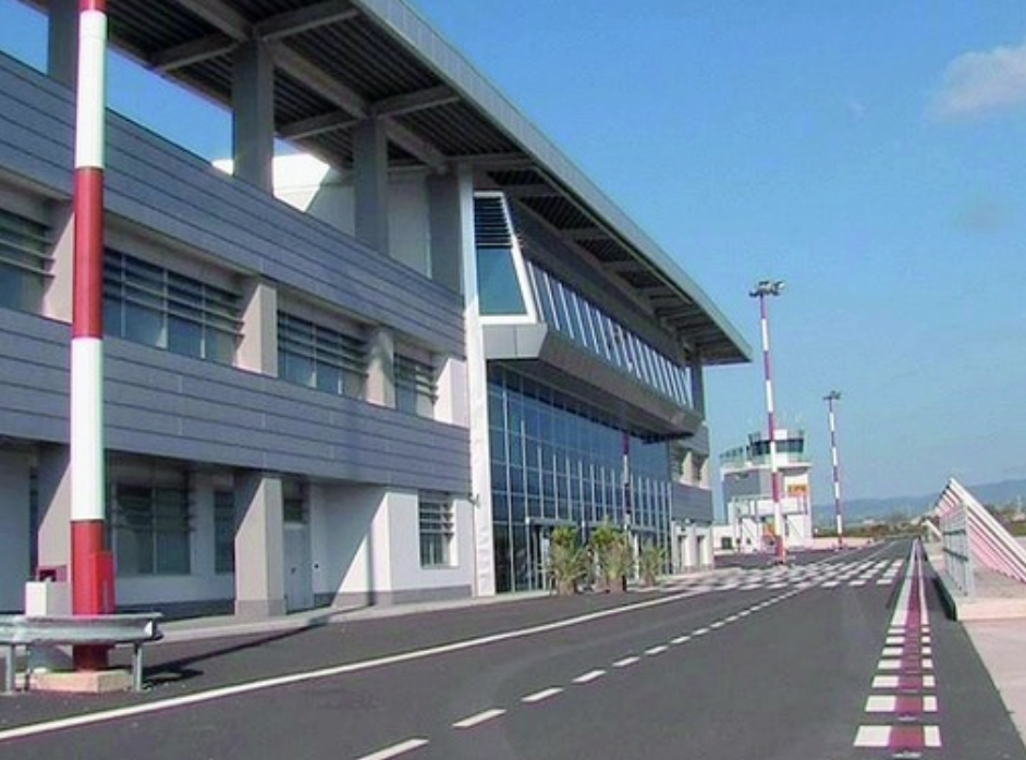 Un’unica società per gestire gli aeroporto siciliani. La proposta del governatore Musumeci