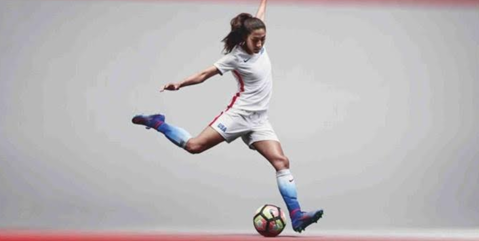 Un calcio contro la violenza