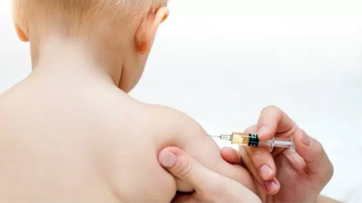 Obbligo vaccini per studenti: non ci sarà alcuna proroga. Chi non è vaccinato non potrà dal 12 marzo continuare a frequentare le lezioni