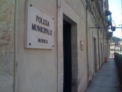 Atti di bullismo a Modica, due ragazzini denunciati