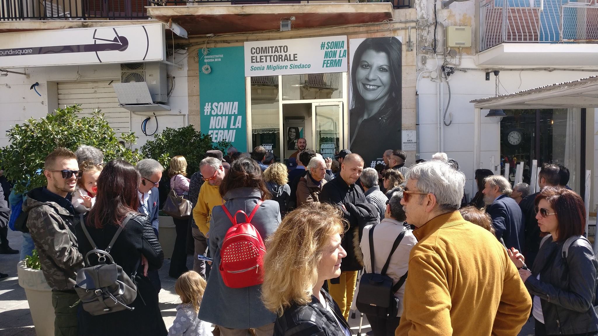 Sonia non la fermi! Con questo slogan apertura a Marina del comitato elettorale della candidata a sindaco Sonia Migliore. Forse 6 le liste a suo fianco