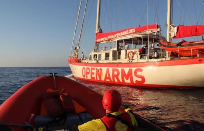 Inchieste Open Arms. Il Gip di Catania archivia l’indagine per associazione a delinquere mentre la Procura di Ragusa accusa la Ong di favoreggiamento dell’immigrazione clandestina e violenza privata