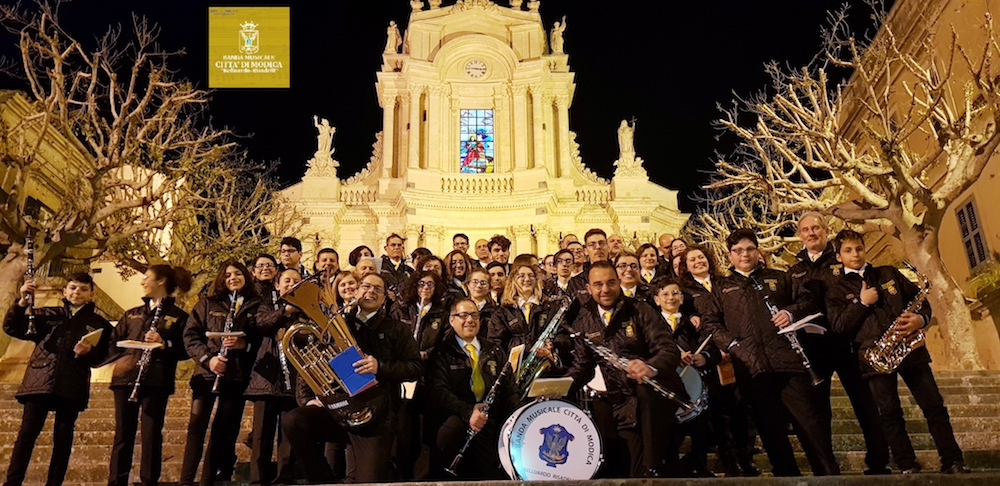 La Banda Città di Modica accompagna i baci della Madonna Vasa Vasa