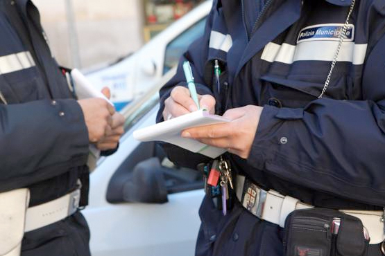 Positivo un agente di polizia muncipale a Pozzallo, sospesi i pattugliamenti. Tutti gli agenti saranno sottoposti a tampone