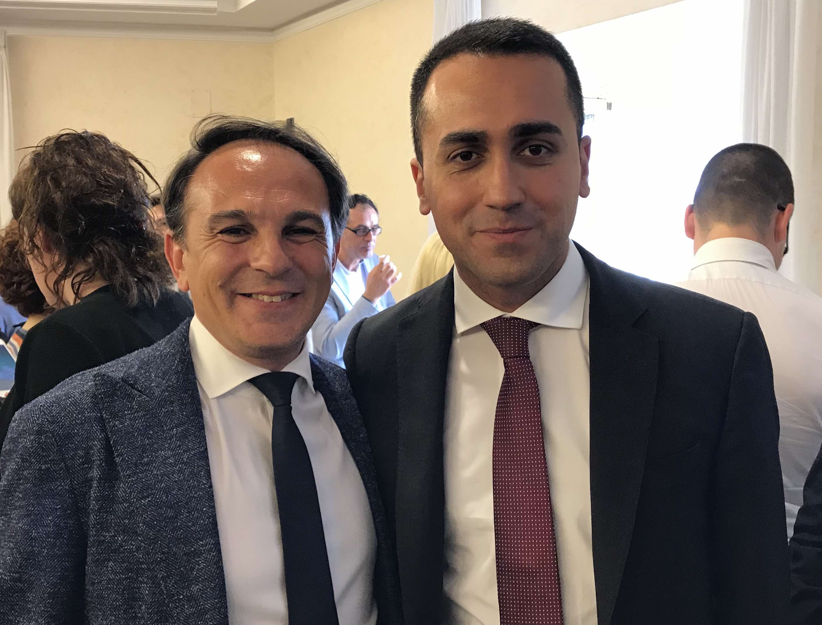 Luigi Di Maio non verrà più il 2 giugno. Resterà a Roma per la manifestazione grillina contro Mattarella