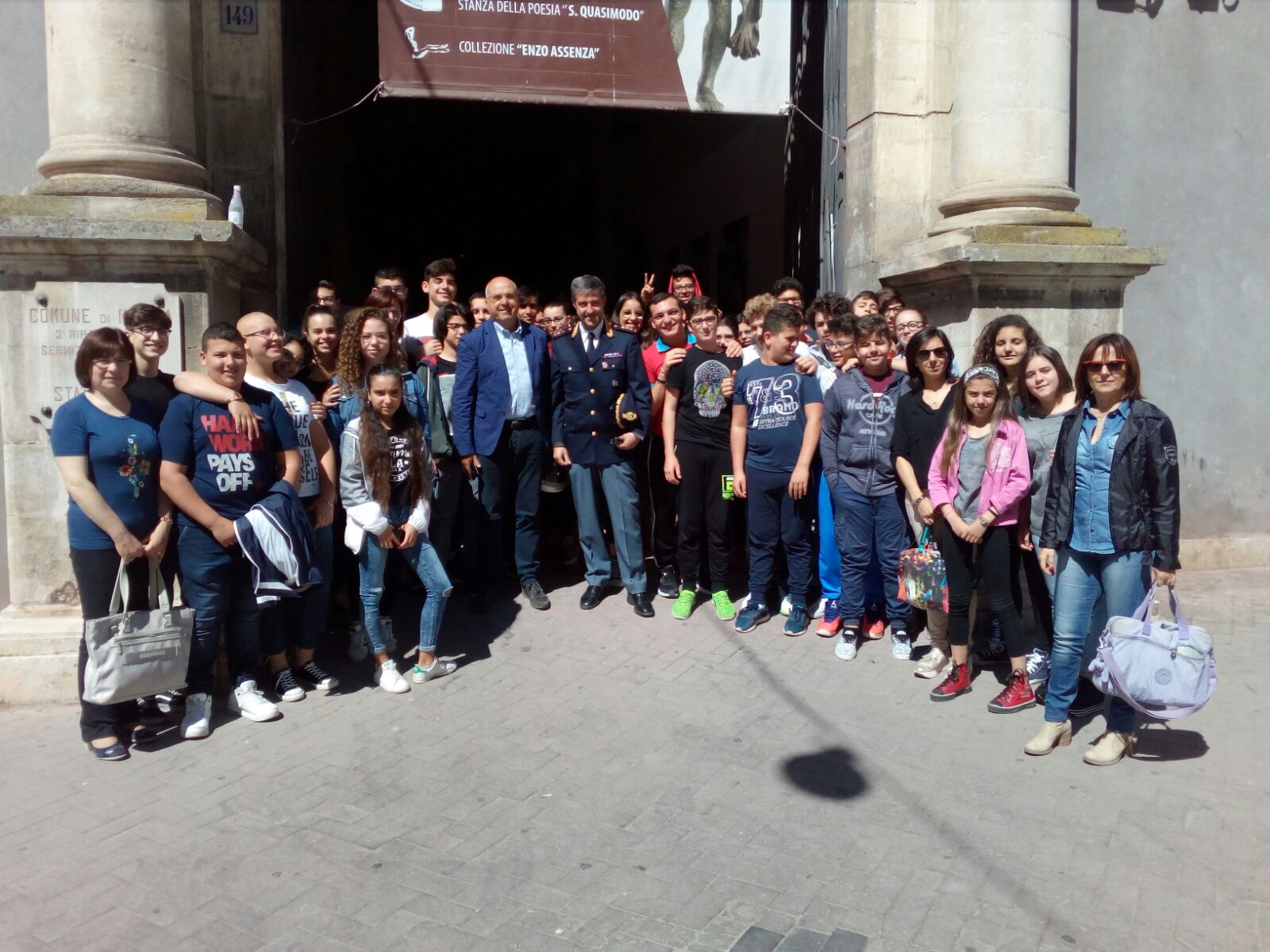 La polizia di Stato presenta agli studneti modicani l’app contro il bullismo