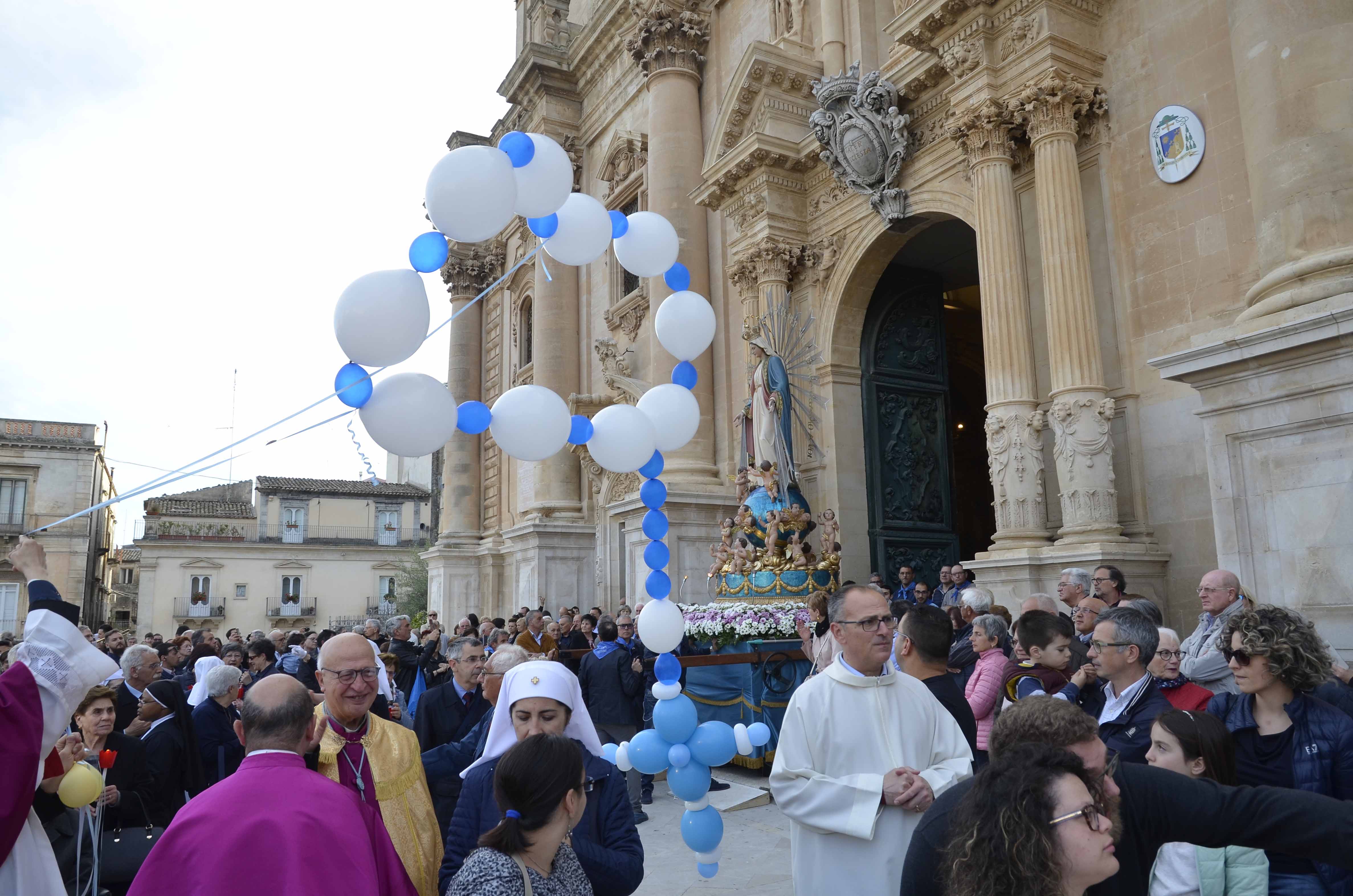 Festa della Madonna della Medaglia a Ragusa, tanti devoti