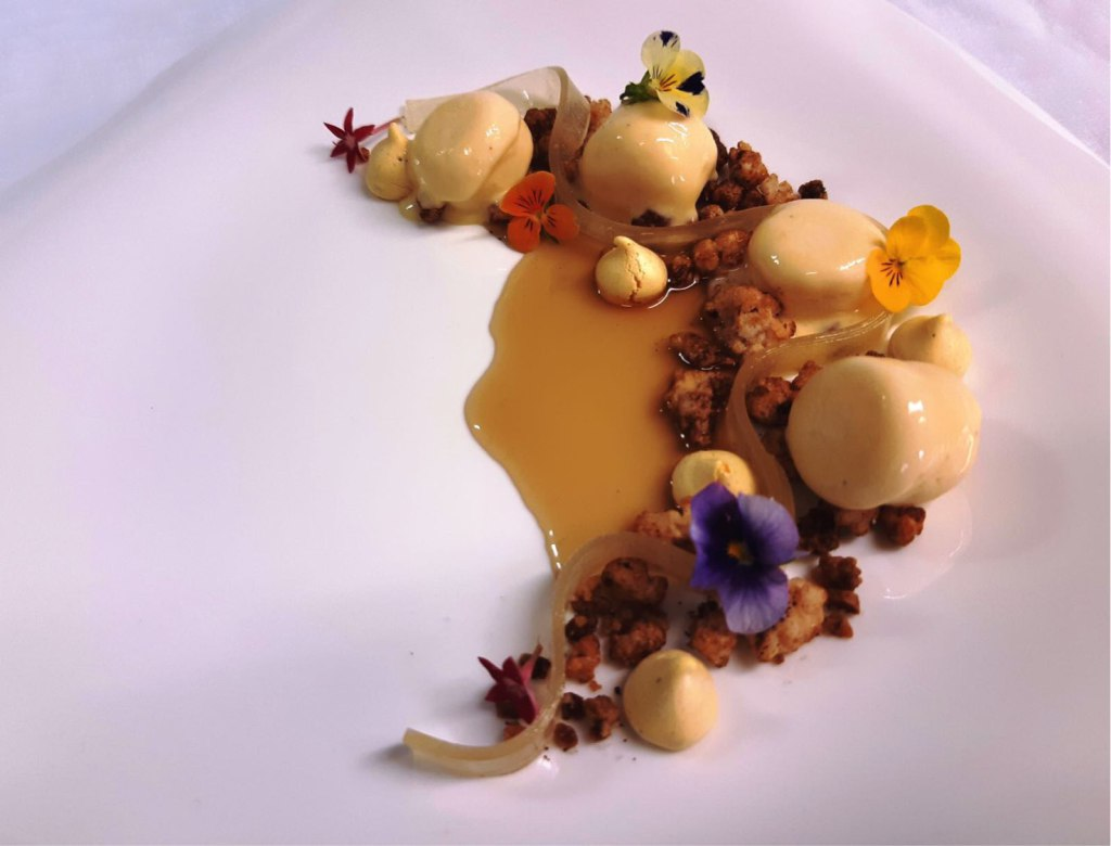 Parfait alla Vaniglia di Vincenzo Candiano con thè bianco al geranio. La ricetta