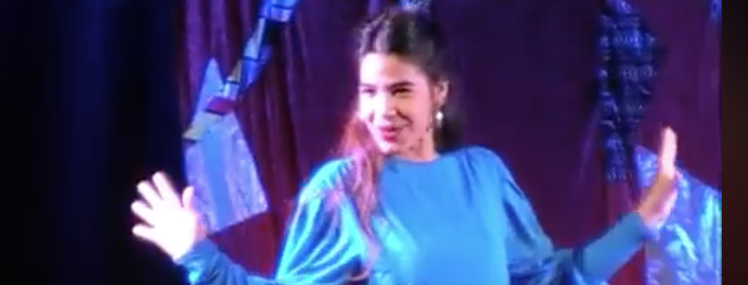 Promesse elettorali: ma quanto le hanno sparate grosse i nostri candidati. Un monologo di Federica Bisegna interpretato da Anita Pomario le racconta a teatro. VIDEO
