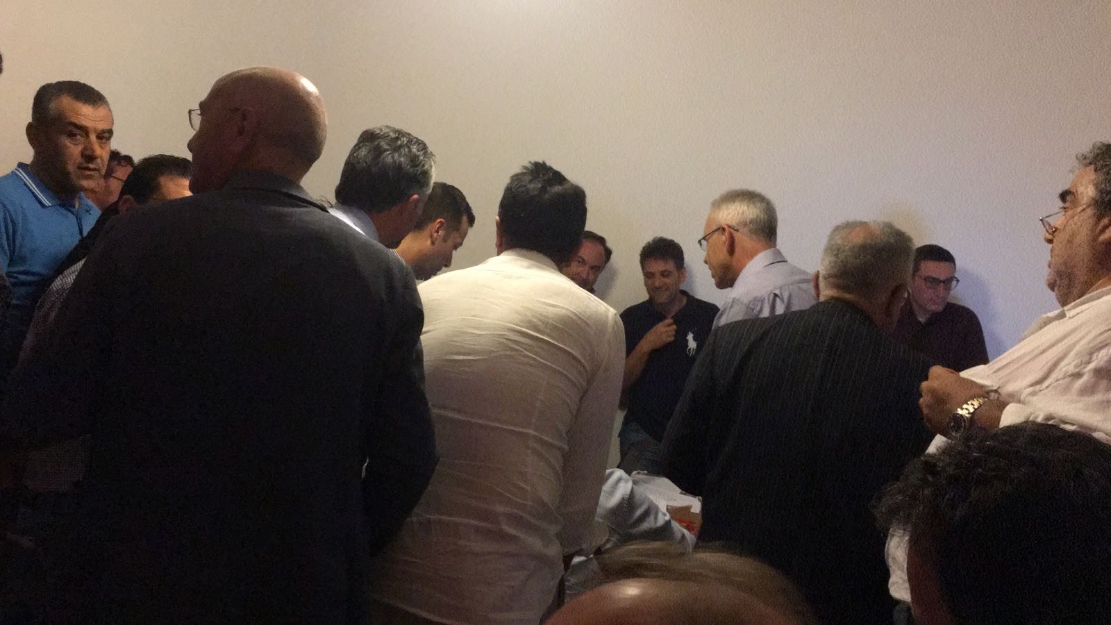 A Modica Ignazio Abbate riconfermato sindaco con circa il 65% dei consensi. Un caso nazionale. Al comitato è già festa. Flop Centrodestra e CinqueStelle