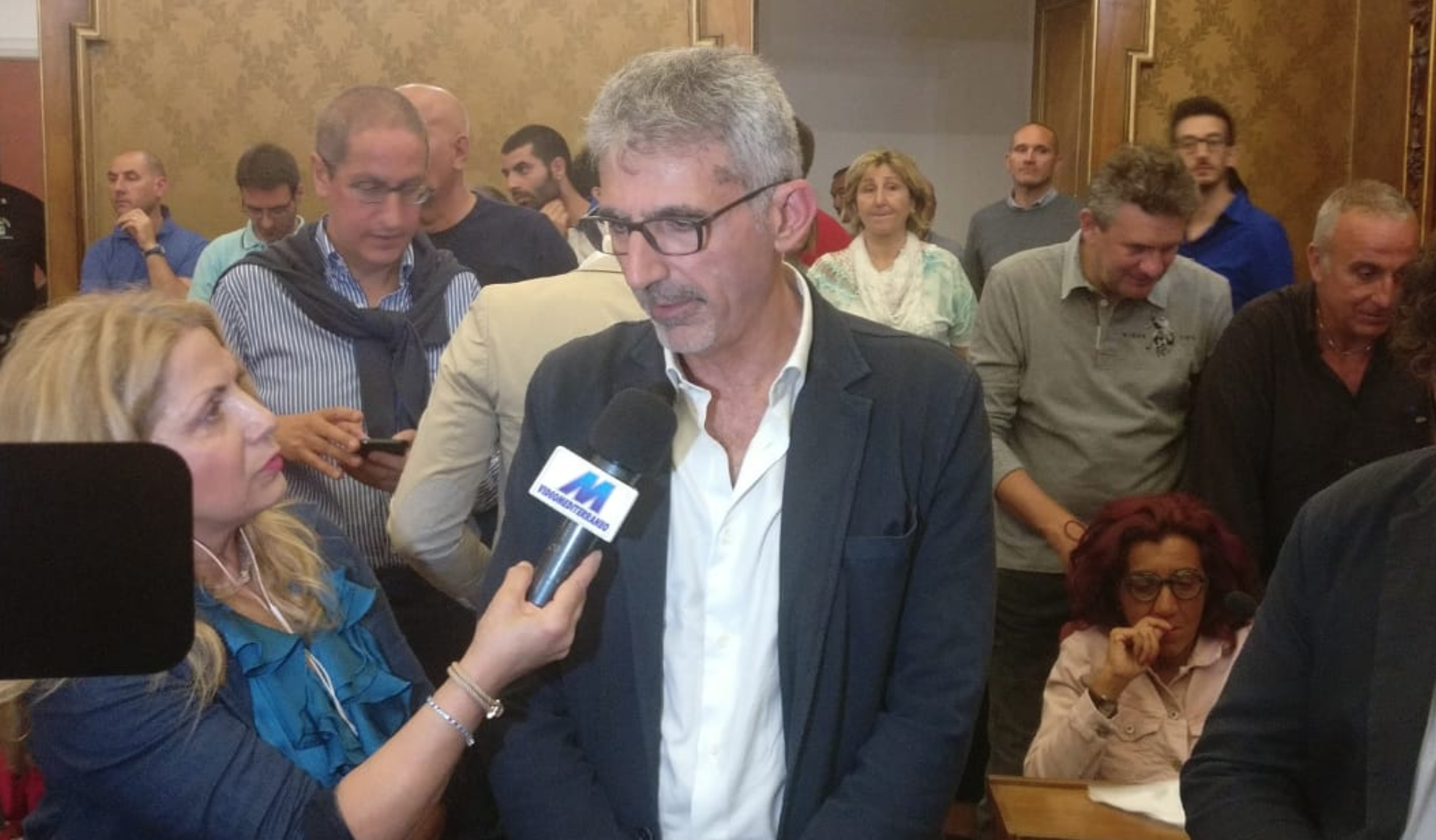 Si insedia il neo sindaco Peppe Cassì. Proclamazione, giuramento e passaggio consegne con Piccitto. Questo mercoledì 27 giugno