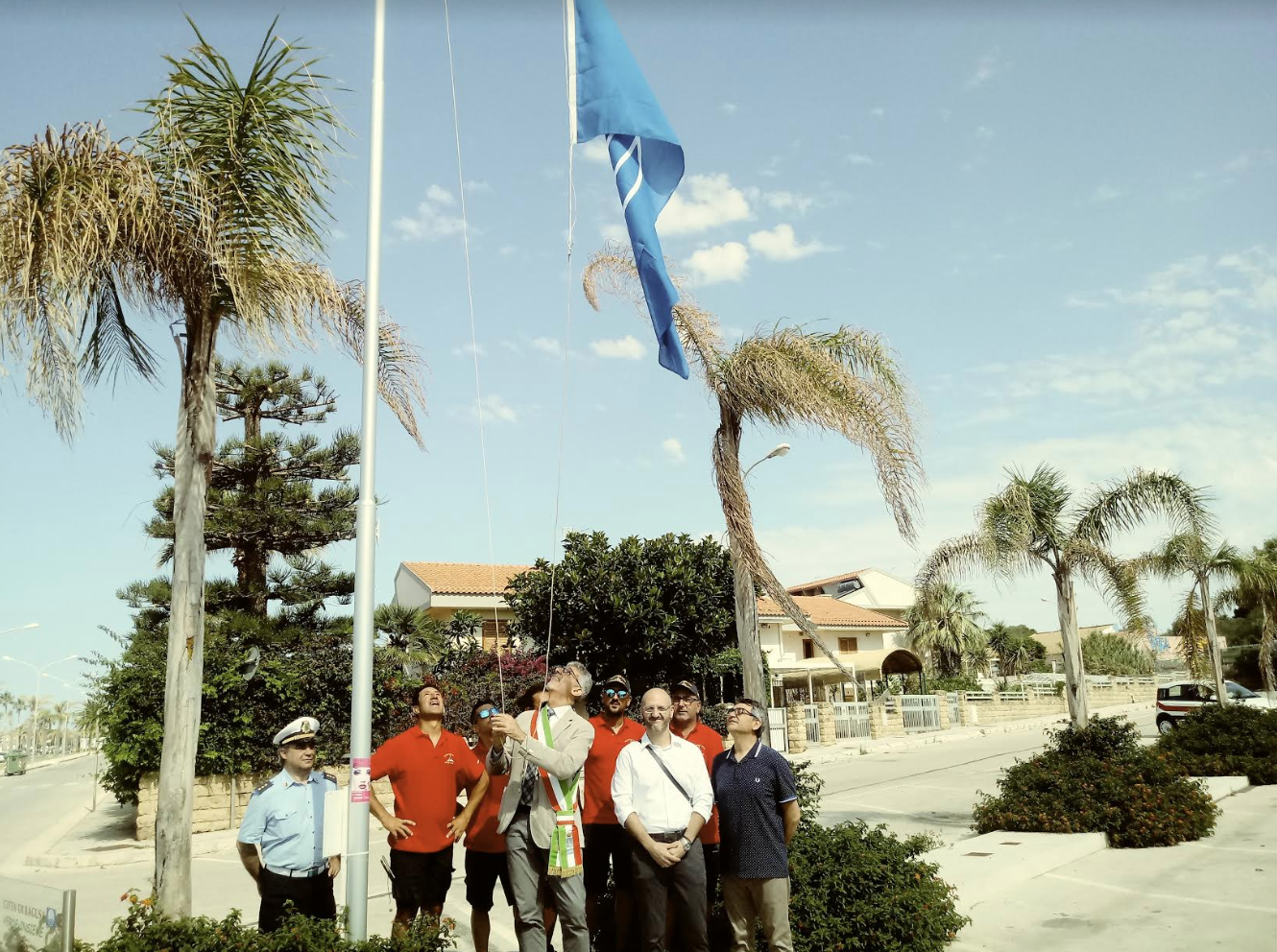 Issata la bandiera blu a Marina di Ragusa. Cerimonia con il nuovo sindaco Peppe Cassì