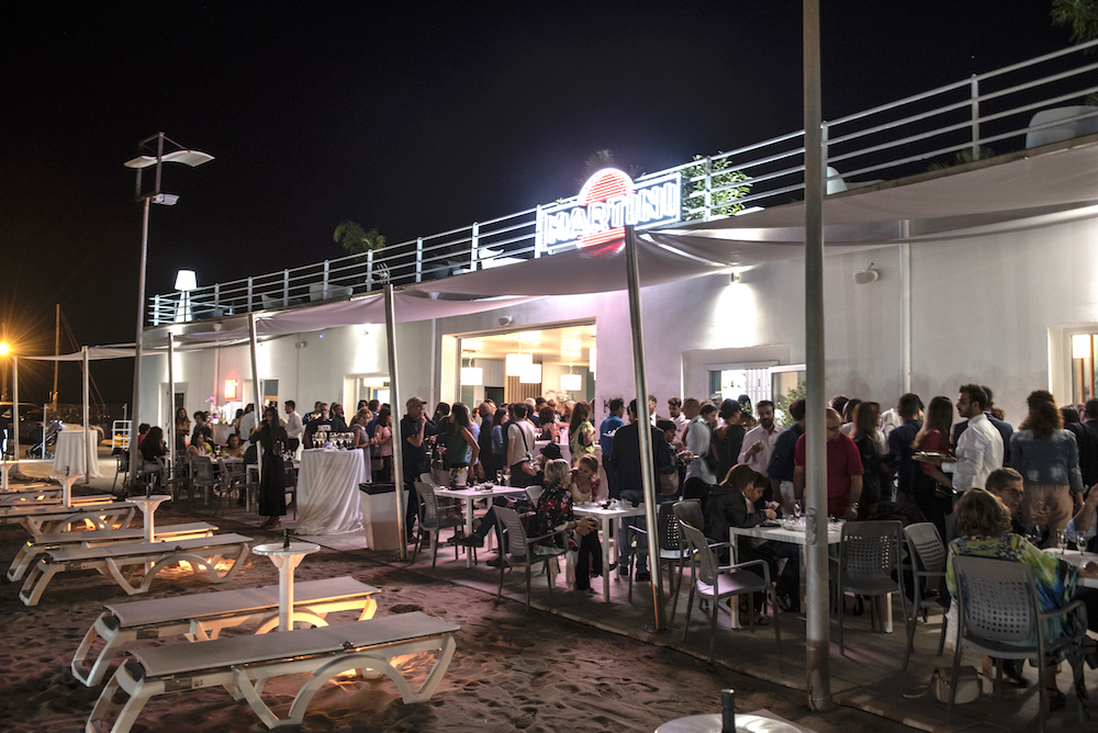 Al Porto di Marina ha aperto il ristorante “Koi” che unisce l’Oriente al Mediterraneo. E c’è anche la terrazza firmata Martini