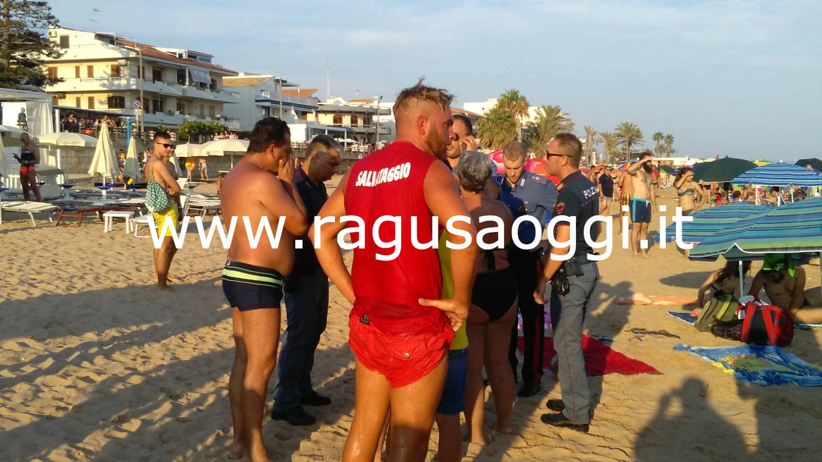 Disperso ragazzo in spiaggia, interviene bagnino, protezione civile, polizia e carabinieri. Momenti di panico tra i bagnanti ma è stato ritrovato al parcheggio auto
