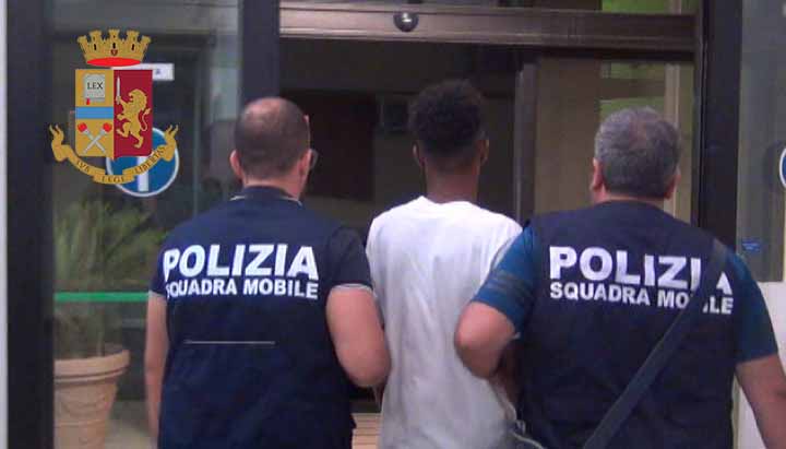 La Polizia di Stato arresta richiedente asilo mentre spacciava a Ragusa Ibla.