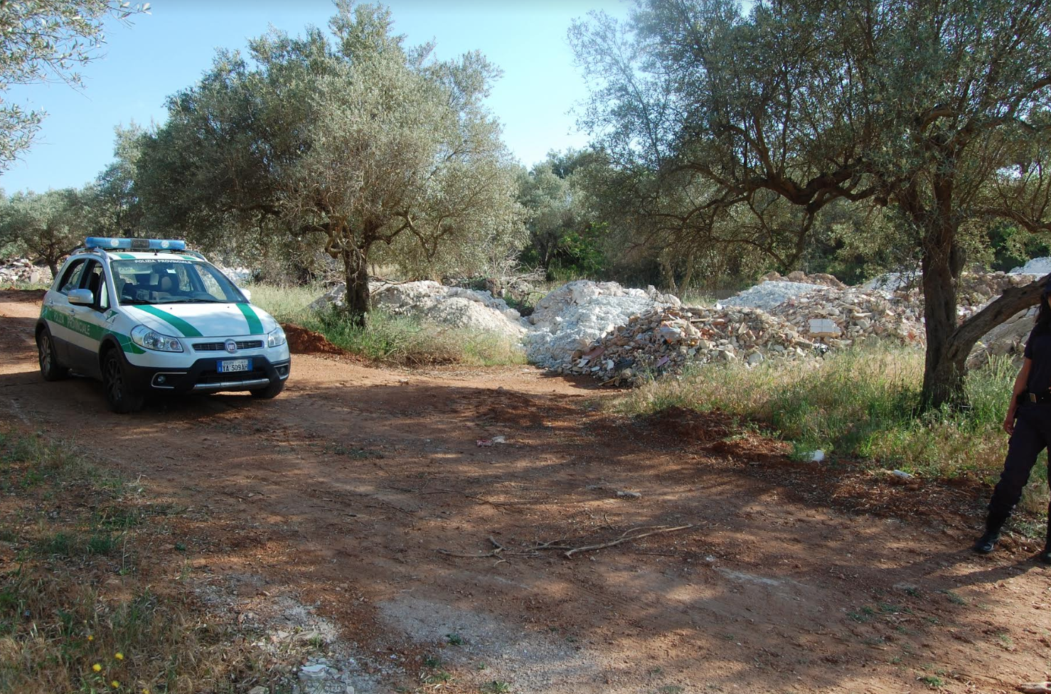 La Polizia Provinciale denuncia 6 operatori per trasporto non autorizzato di rifiuti speciali