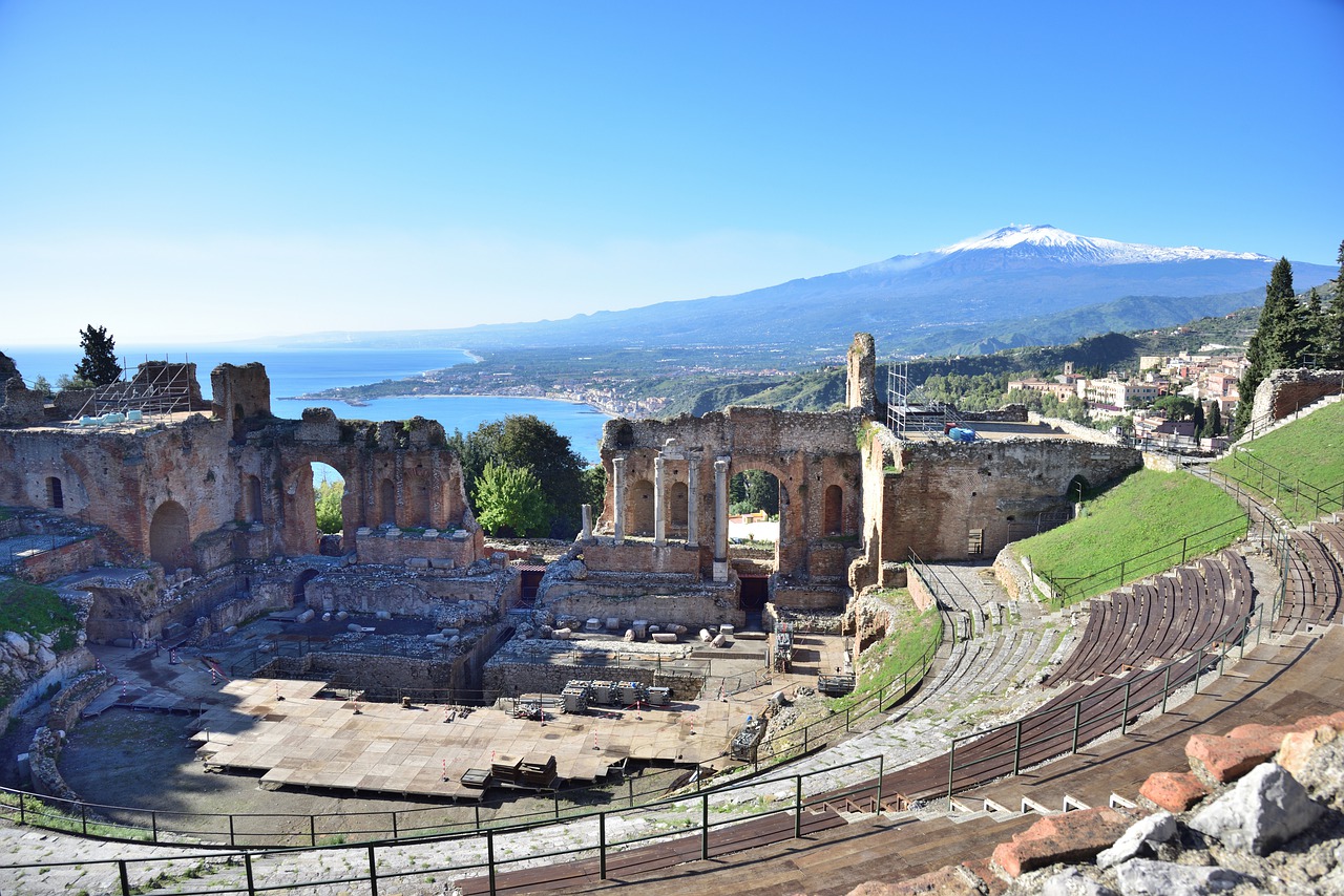 Il Teatro antico di Taormina centro della cultura in Sicilia