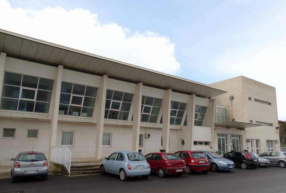 Il Codacons alza la guardia sugli istituti e invita i presidi a chiudere le scuole se necessario