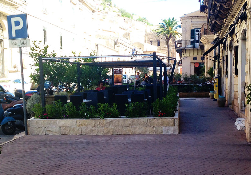 Modica nuove regole per dehors e gazebi nel centro storico