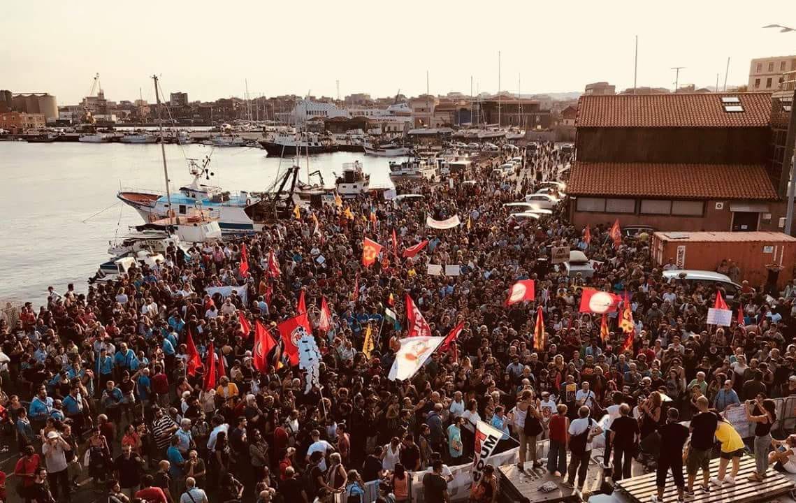 Salvini indagato da procura Agrigento. A Catania in migliaia per la manifestazione per i migranti
