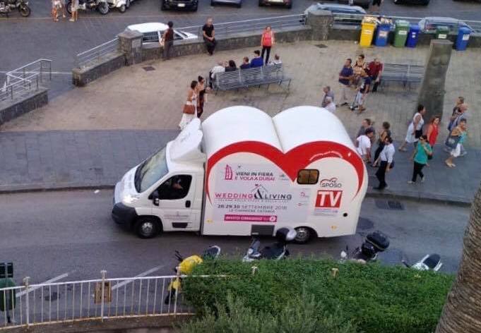 Il camper dell’amore va in giro per la Sicilia