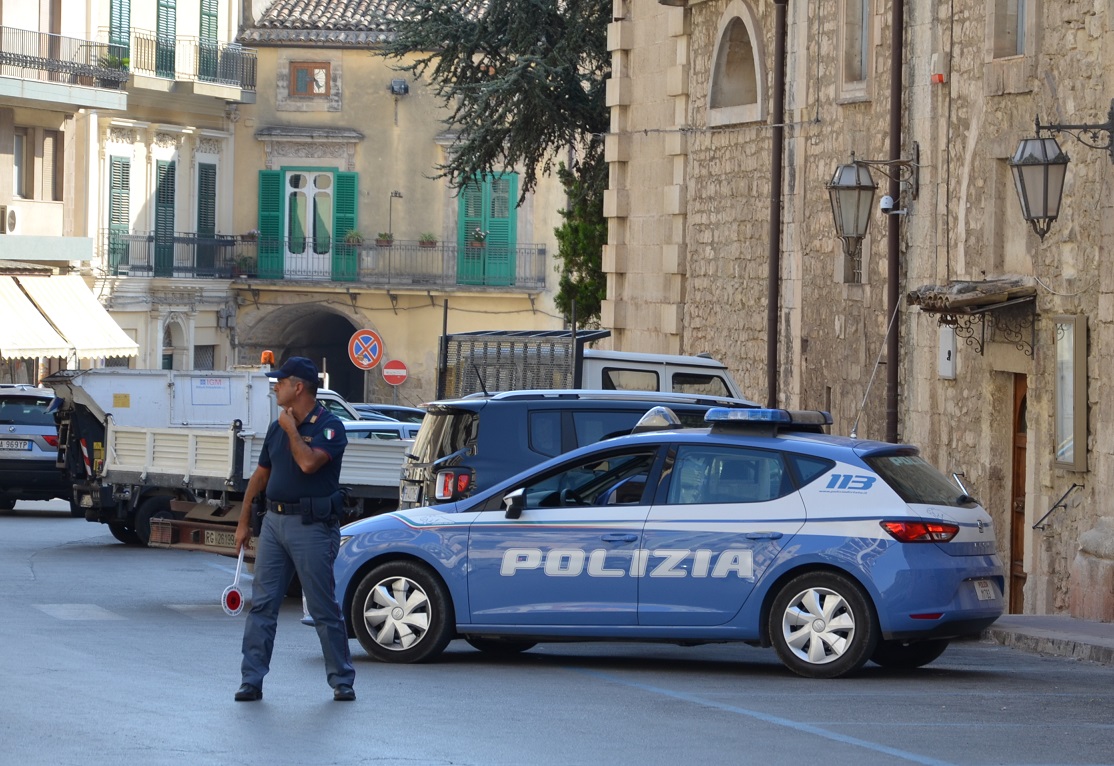 Donna ragusana pluripregiudicata va in carcere dopo furti