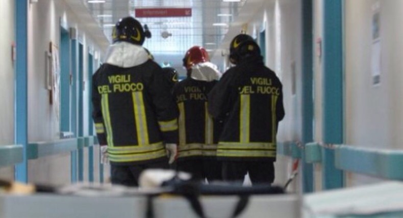Incendio all’ospedale di Ragusa