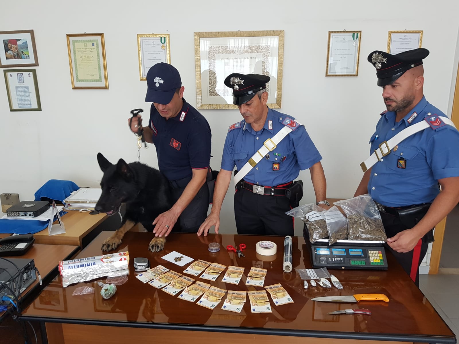 Operazione antidroga dei carabinieri a Pozzallo. Tre gli arresti