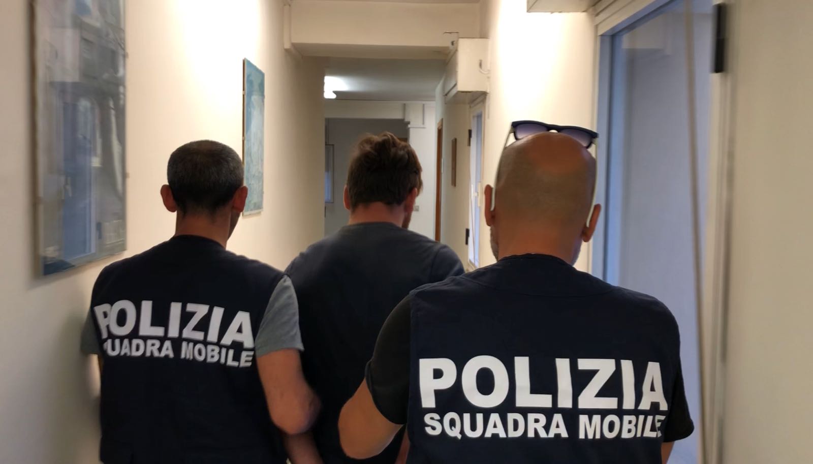 Botte e insulti ad omosessuali, il più crudele un minore tunisino scappato in Francia. Arrestato