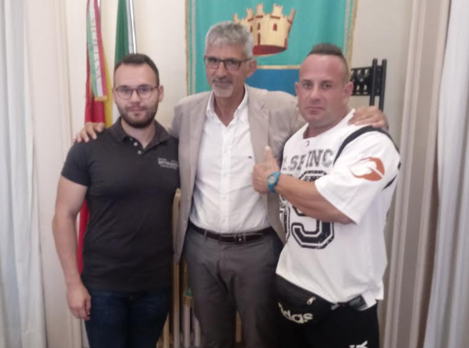 Il campione di Ragusa, Luca Farinella, ricevuto al Comune