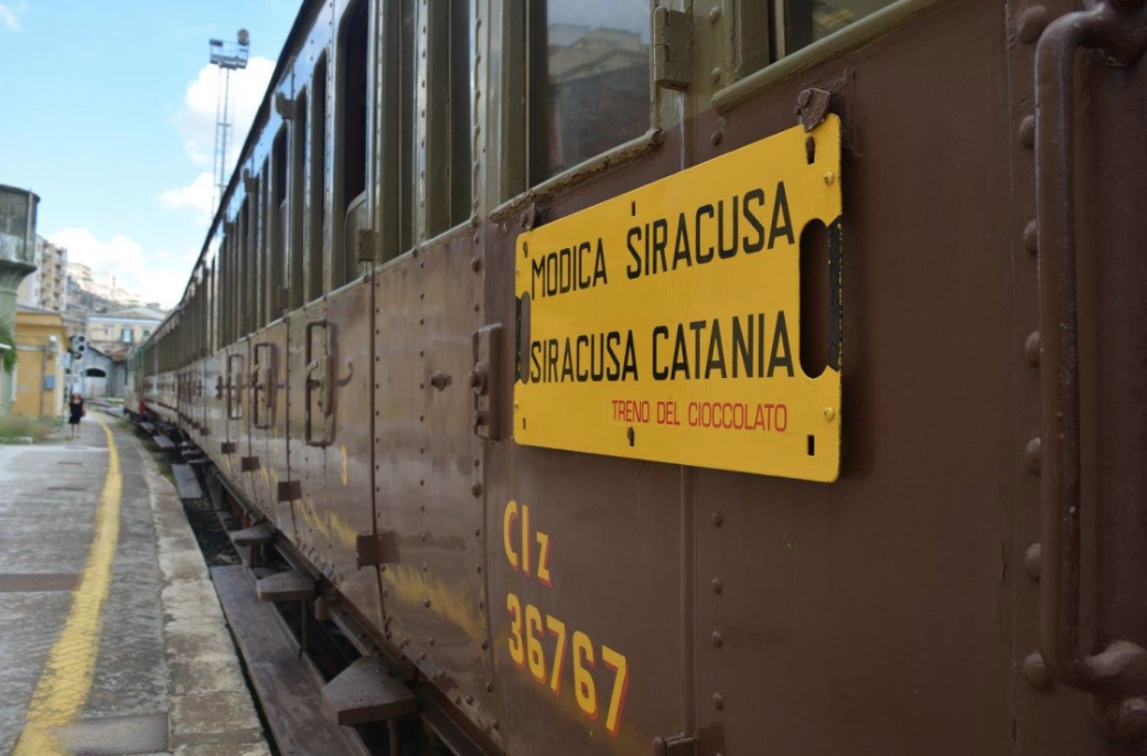 Arriva a Modica il Treno delle dolcezze di mandorla e miele. Parte domenica da Siracusa